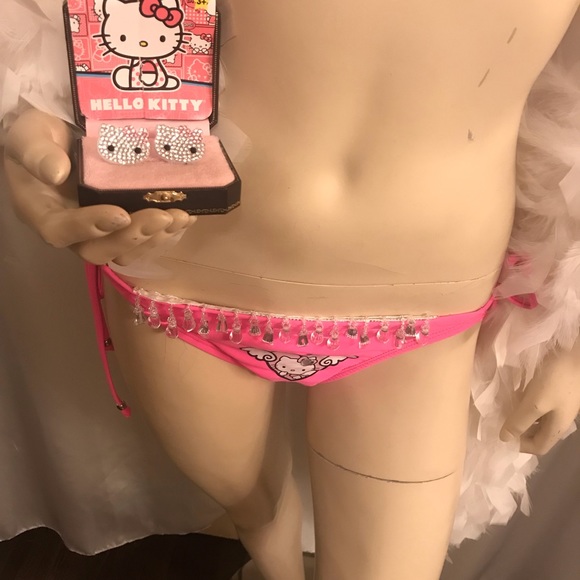 Adorable y2k hello kitty hot pink crystal bikini and earrings 💕 - Picture 6 of 14